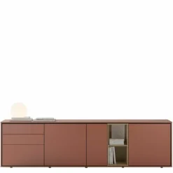 Aura Dressoir