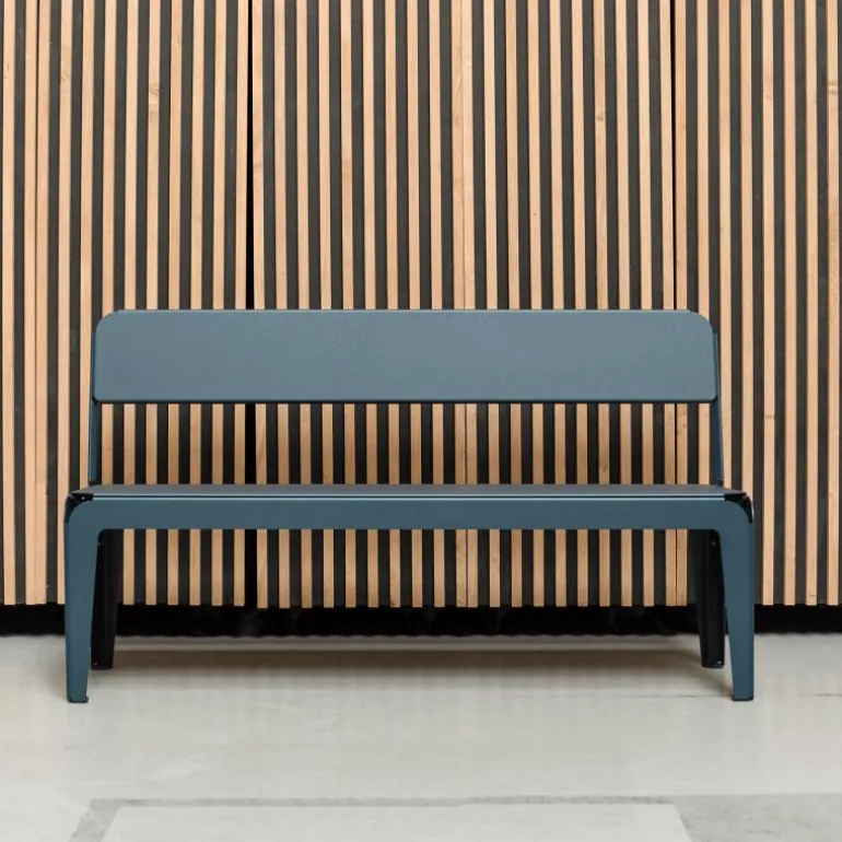 Bended Bank Met Rugleuning