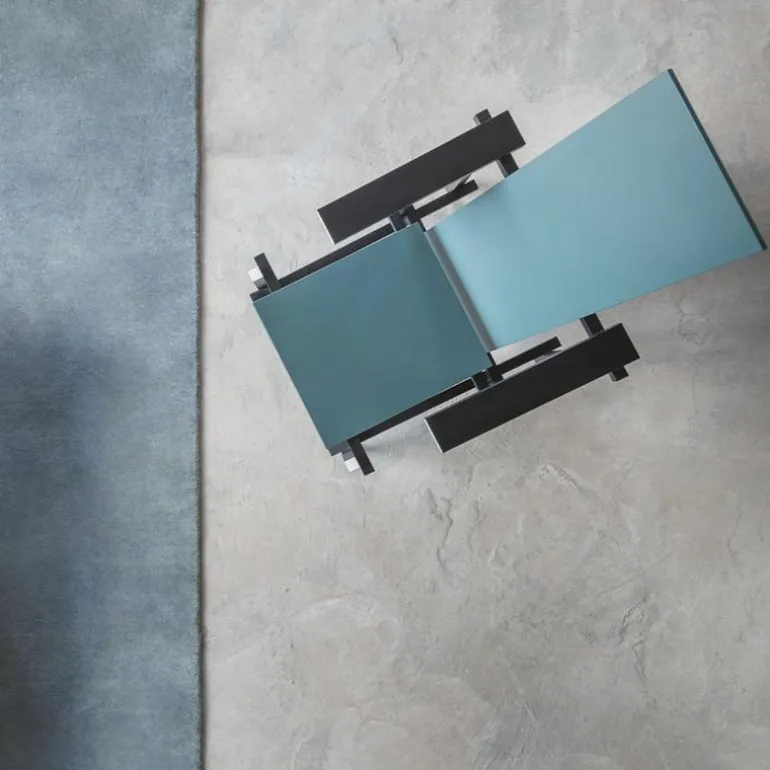 Black Red and Blue Zeilmaker Stoel