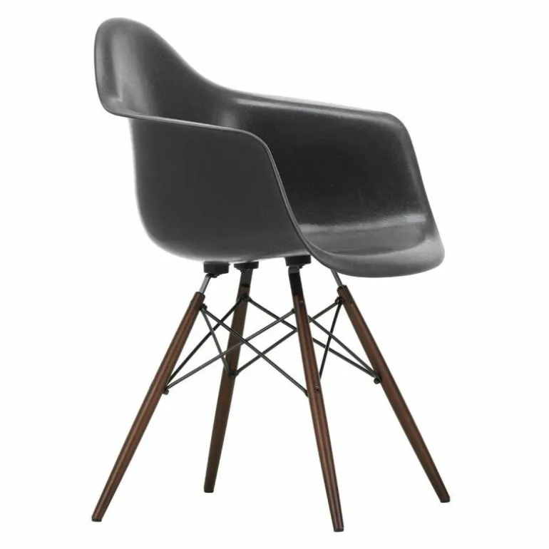 Eames Fiberglass Chair DAW