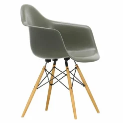 Eames Fiberglass Chair DAW