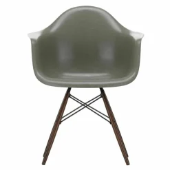 Eames Fiberglass Chair DAW