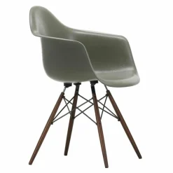 Eames Fiberglass Chair DAW