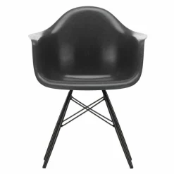 Eames Fiberglass Chair DAW