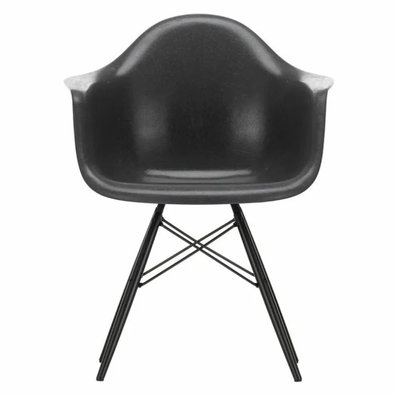 Eames Fiberglass Chair DAW