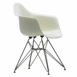 Eames Fiberglass Chair DAR Zwart