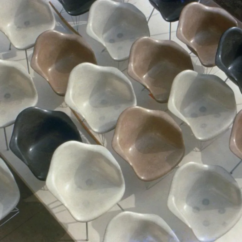 Eames Fiberglass Chair DSR