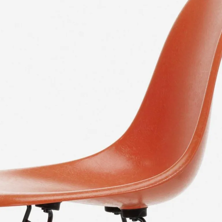 Eames Fiberglass Chair DSR