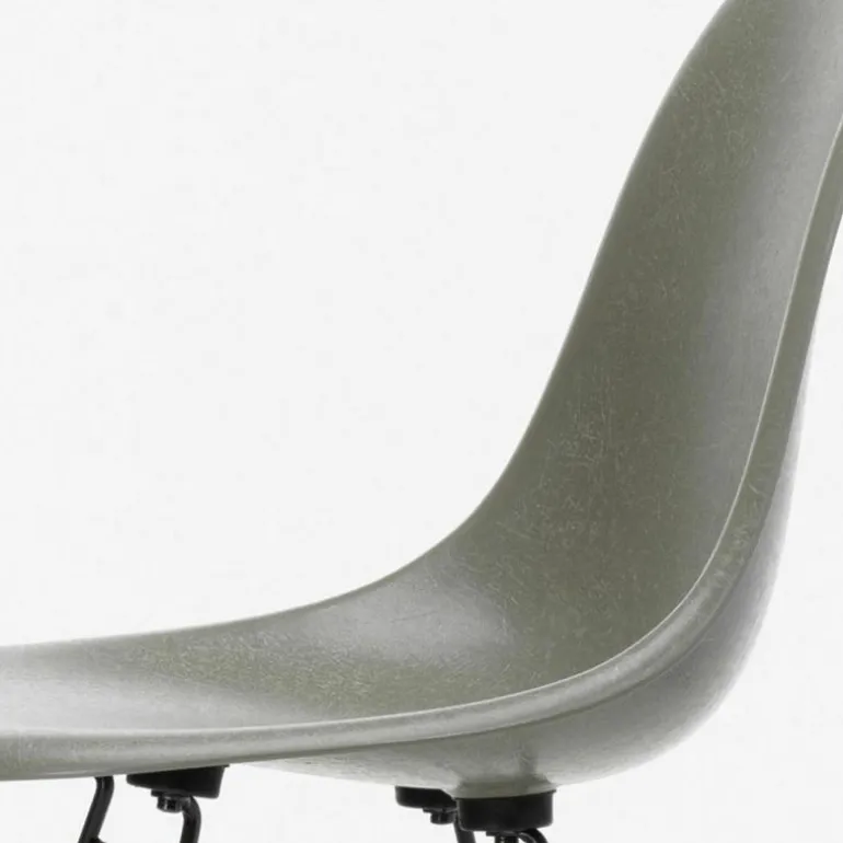 Eames Fiberglass Chair DSR