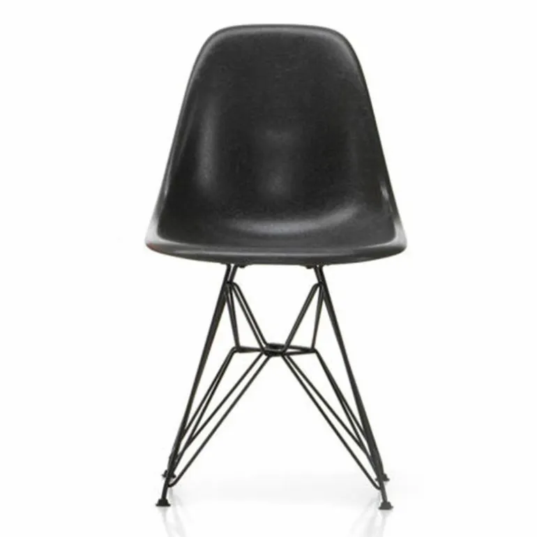 Eames Fiberglass Chair DSR