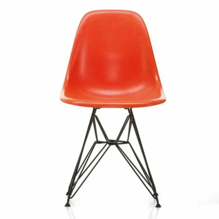 Eames Fiberglass Chair DSR