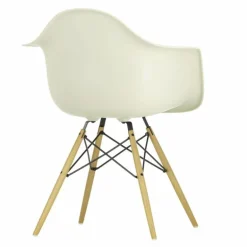 Eames Plastic Chair DAW Esdoorn Gelig