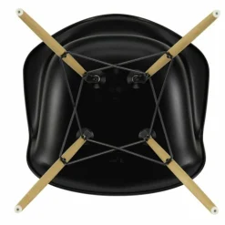 Eames Plastic Chair DAW Esdoorn Gelig