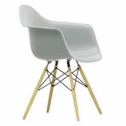 Eames Plastic Chair DAW Esdoorn Gelig