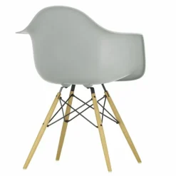 Eames Plastic Chair DAW Esdoorn Gelig
