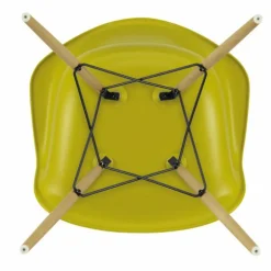 Eames Plastic Chair DAW Esdoorn Gelig