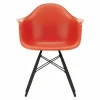 Eames Plastic Chair DAW Esdoorn Zwart