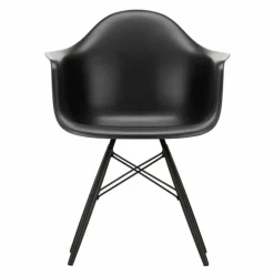 Eames Plastic Chair DAW Esdoorn Zwart