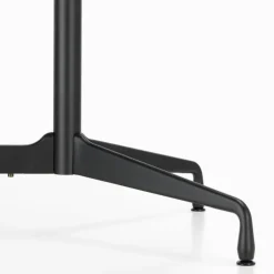 Eames Segmented Eettafel
