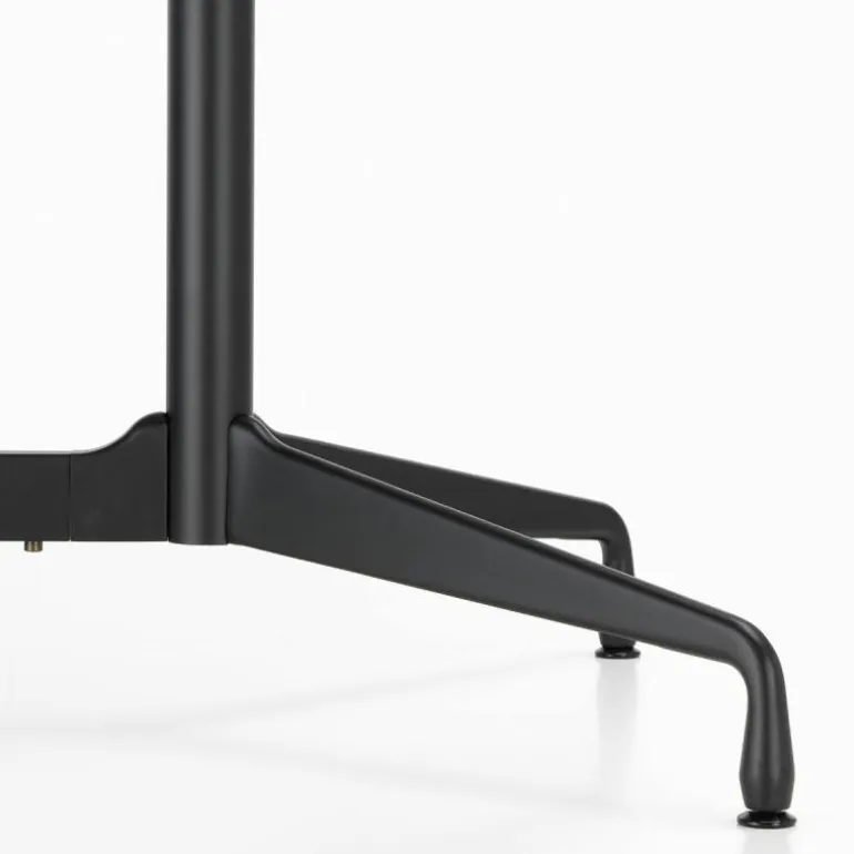 Eames Segmented Eettafel