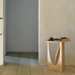 Geometric Bijzettafel