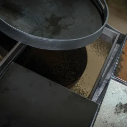 Heavy Aged Charcoal Mirror Dienblad