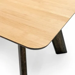 Kem 985 Eau Rouge Eetkamertafel