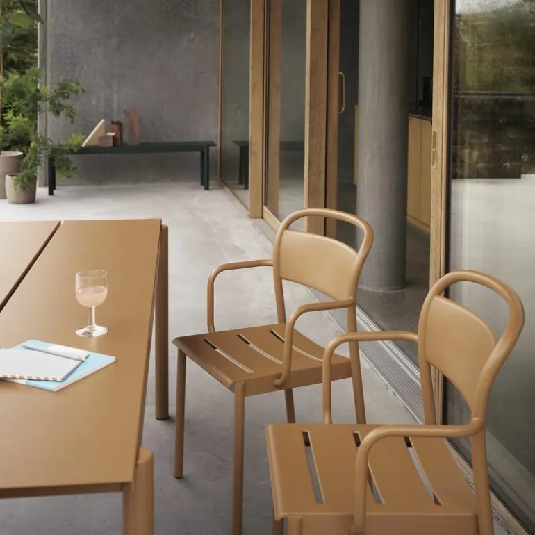 Linear Steel Armstoel