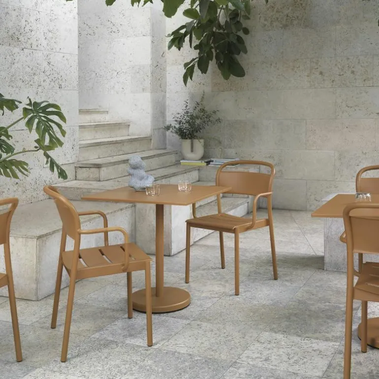 Linear Steel Armstoel