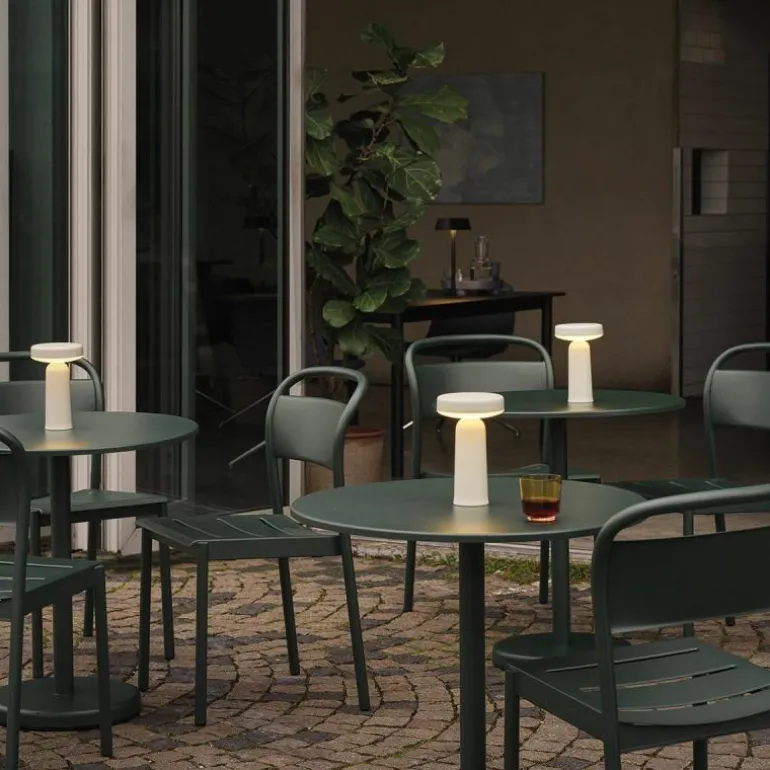 Linear Steel Café Tafel