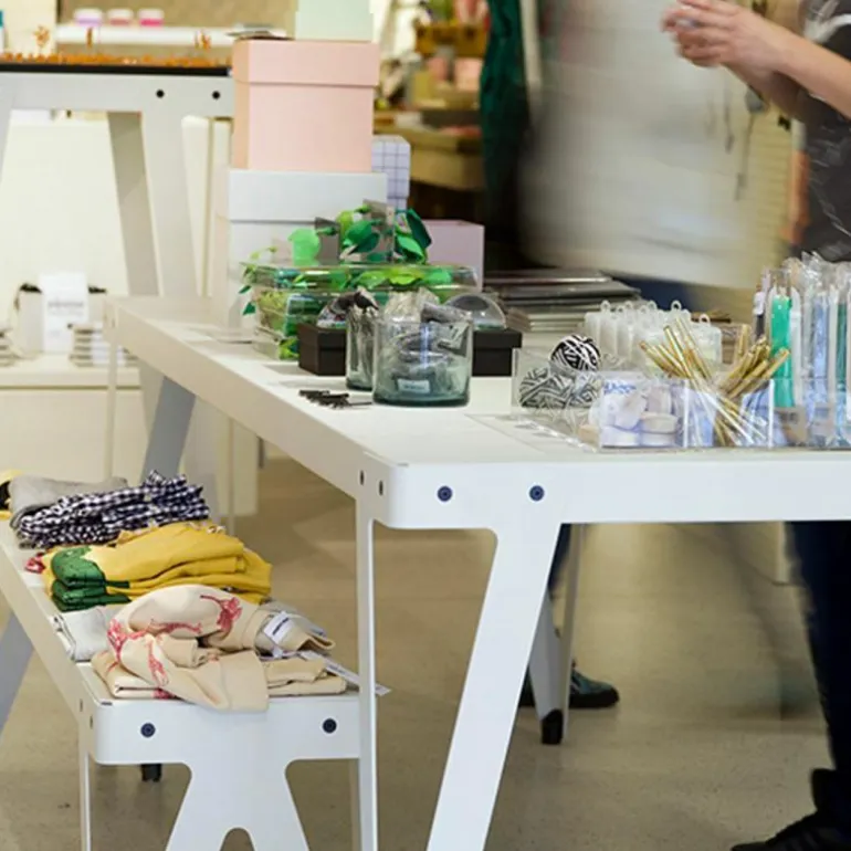 Lloyd Eettafel Indoor