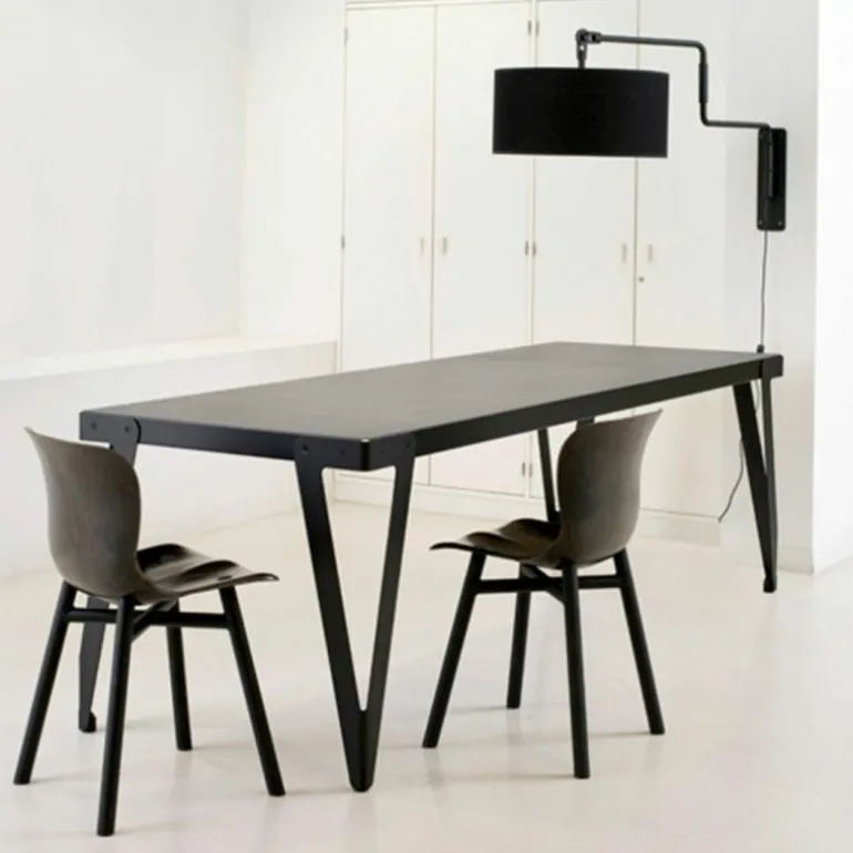 Lloyd Eettafel Indoor