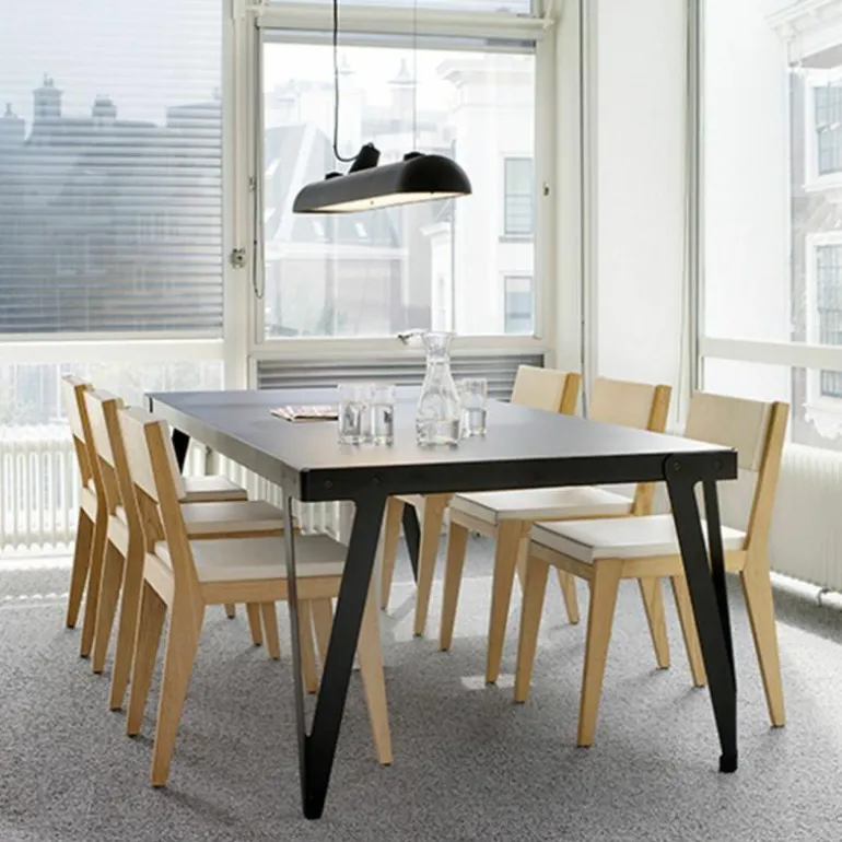 Lloyd Eettafel Indoor