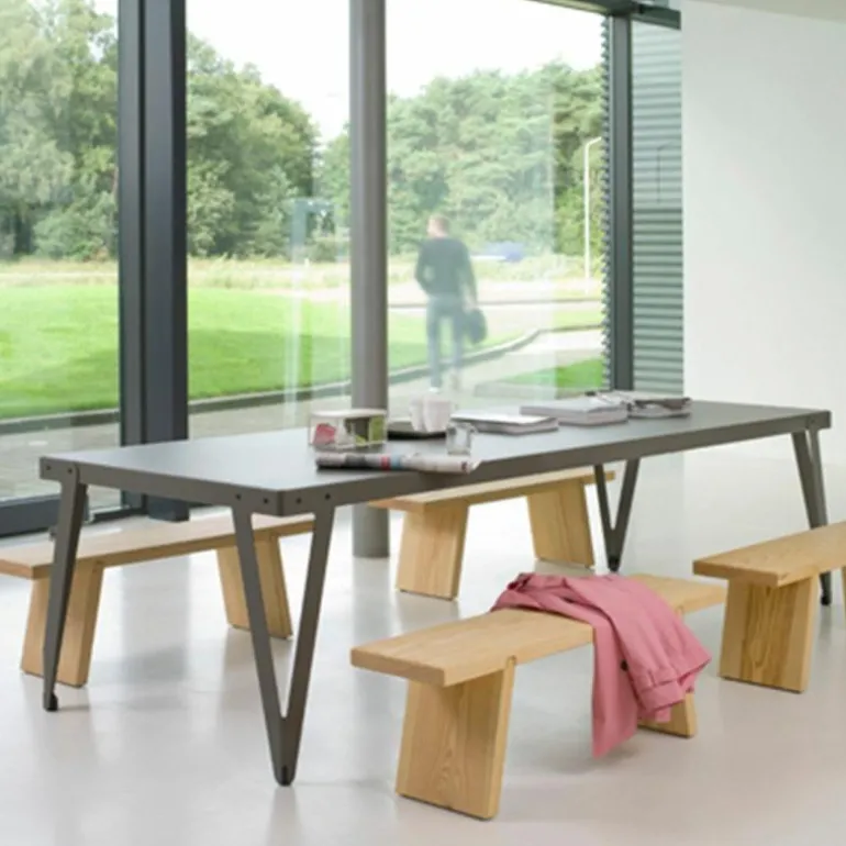 Lloyd Eettafel Indoor