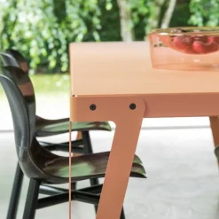 Lloyd Eettafel Indoor