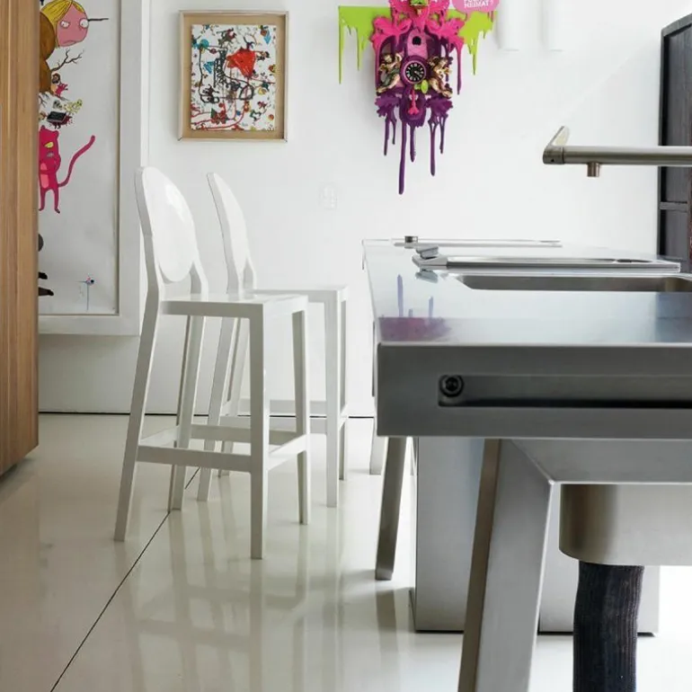 One More Barkruk Laag