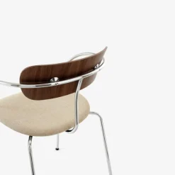 Pavilion AV4 Armstoel, gestoffeerd