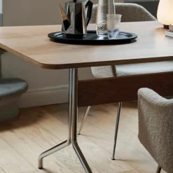 Pavilion AV19 Eettafel