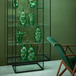 Tangled Showcase Vitrine