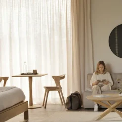 Torsion Square Eettafel