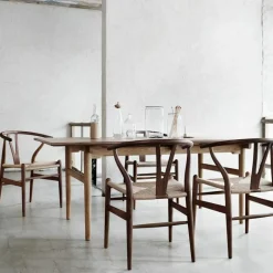 Wishbone Stoel CH24 Noten